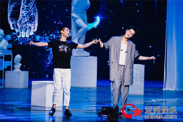 2018《跨界歌王》总决赛未见帮唱嘉宾 刘恺威召唤“小恶魔”拆台