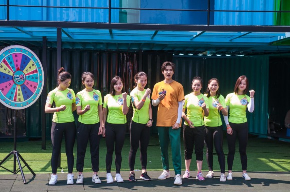 奇迹健身参加《摇啊笑啊桥》 助力湖南卫视减压锻炼