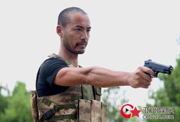 朱嘉镇《中南海女保镖》玩命上阵 狂虐当代大内高手