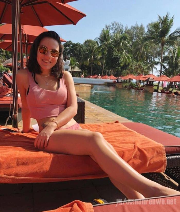 苏芒晒女儿合照（图）混血女儿明艳火辣，二人似姐妹花！