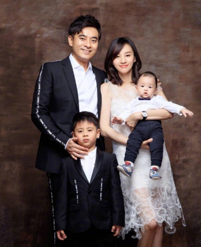 他是六小龄童的“大徒弟” 演技不输胡歌 妻子竟是她