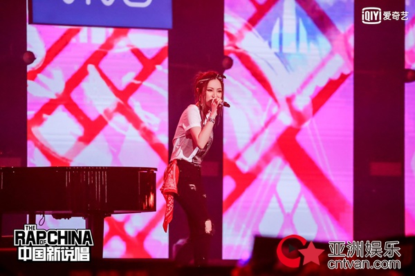 快get rapper们的穿搭术 让《中国新说唱》帮你提升潮值