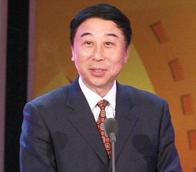 冯巩祖上是大总统，比背景？韩雪：晚一代试试？
