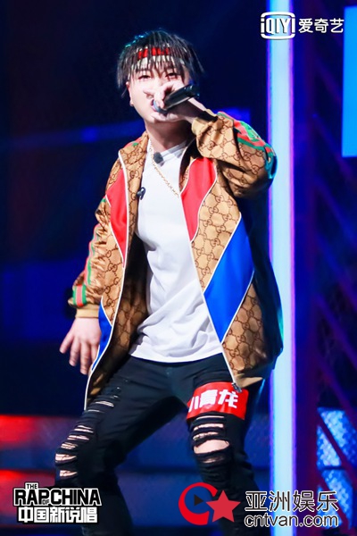 快get rapper们的穿搭术 让《中国新说唱》帮你提升潮值