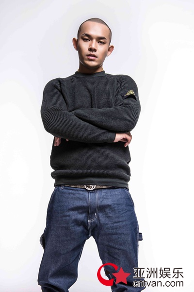 黄旭生日新歌首发  以爱之名助力慈善公益