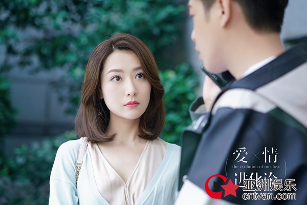 白冰《爱情进化论》收官 网友:何馨是我们心中的白月光