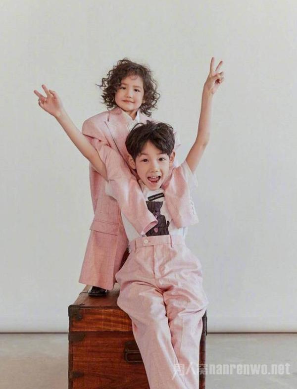 杨烁婚礼 都有两个孩子了才办婚礼 妻子竟然是她