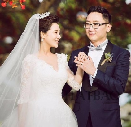 与秦岚相爱5年无果 一气之下娶小12岁娇妻 今47岁活成这般模样