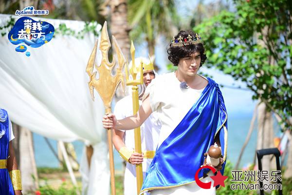 王彦霖带娃被逼疯 林更新cos海王挑战穿“裙子”