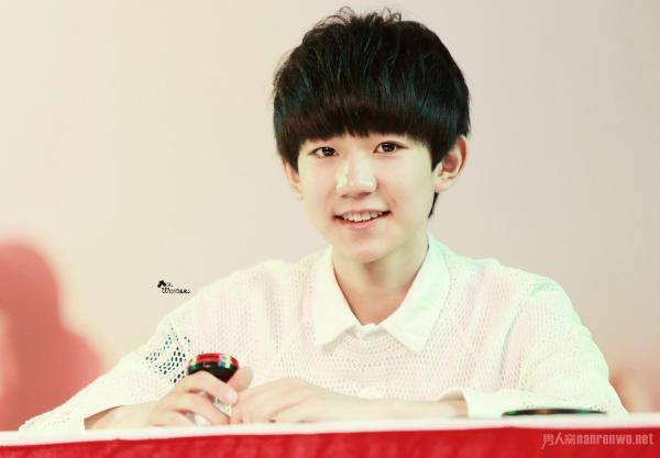 王源机场走儿童道 儿童通道给了刚哥致命的一击