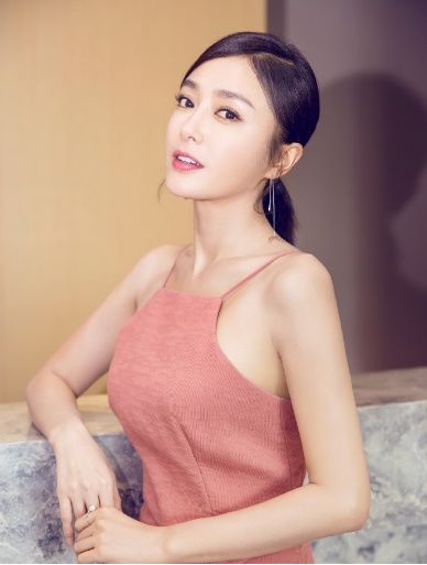 与秦岚相爱5年无果 一气之下娶小12岁娇妻 今47岁活成这般模样