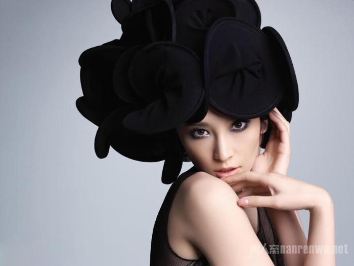 吴佩慈成为未婚妻后谈及自己的爱好,就是喜欢收藏