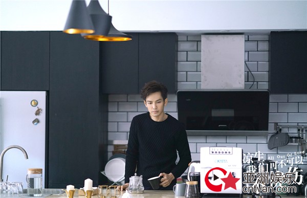 《凉生，我们可不可以不忧伤》剧组亮相“快本” 钟汉良马天宇孙怡化身“时尚大咖”