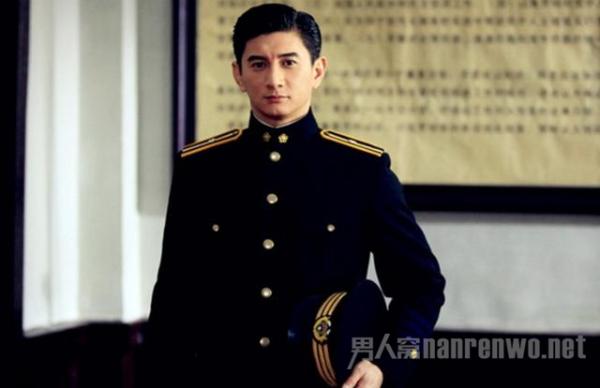 【盘点吧】刘昊然军训后遗症 当红男星军装照大盘点