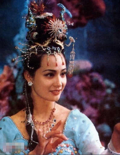 86版《西游记》万圣公主近照曝光 当红时隐退 如今风韵犹存