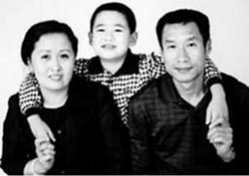 国家一级演员 曾跑了6年龙套，婚姻遭岳母反对 今儿子为他赚足了面子