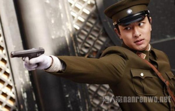 【盘点吧】刘昊然军训后遗症 当红男星军装照大盘点