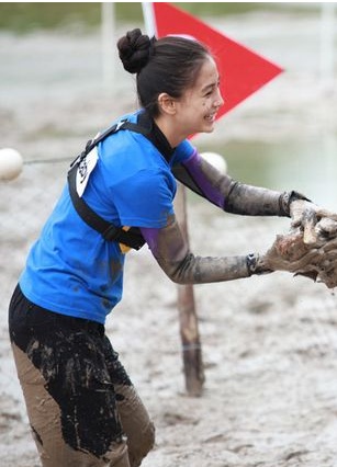 杨颖回应《创业时代》演技质疑8个字真情流露 网友：不忍心说她了