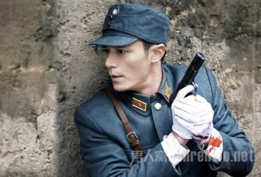 【盘点吧】刘昊然军训后遗症 当红男星军装照大盘点