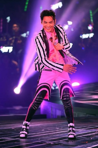 他是吴君如的前男友 因藏毒身败名裂 今形同路人