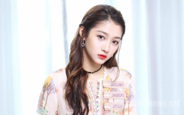 关晓彤口型对不上什么情况？国民闺女竟公然假唱？