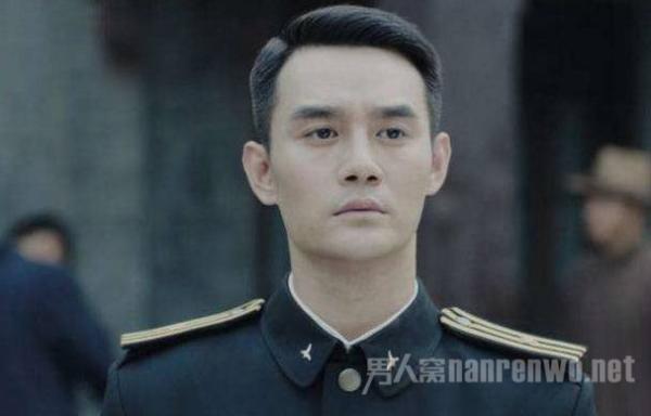 【盘点吧】刘昊然军训后遗症 当红男星军装照大盘点