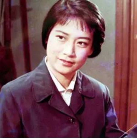 她被誉为《西游记》中“最美观世音”已过古稀之年气质不减当年