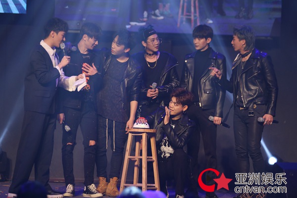 TEAMSPARK火星团出道一周年 最新单曲Move全网首发
