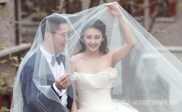 张雨绮袁巴元被拍同行出入 知情人爆离婚疑是保护妻女