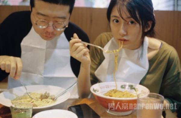 黑尾酱个人资料曝光 黑尾酱这么优秀为什么选择李诞？