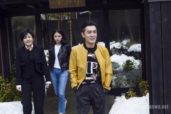 哈文发声 李咏去世后哈文首次发声 我和女儿会坚强！