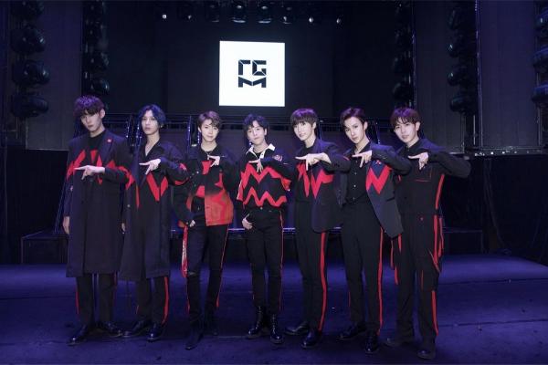 超燃少年团TANGRAM正式出道 新歌《Focus》首秀闪耀全场|TANGRAM