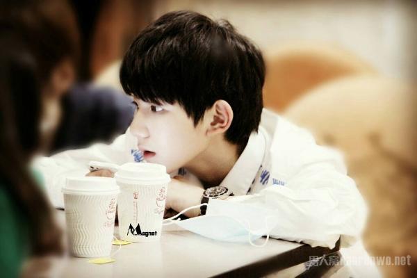 王源北京参加伯克利面试？自曝更爱做歌手梦想是伯克利