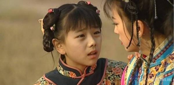 曝还珠小鸽子出家 从小美到大光头也没法掩盖她的美！