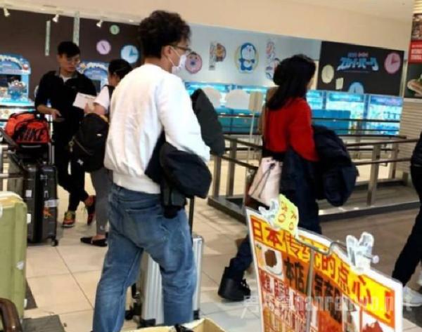 日本偶遇陈奕迅 日本难不成竟然是追星的福地？