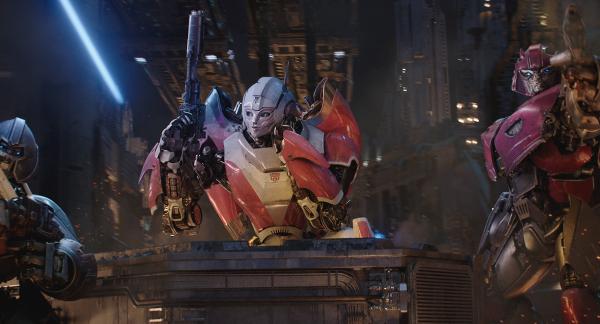 变形金刚《大黄蜂》票房轻松破5亿 观众：燃点笑点泪点萌点一个不少