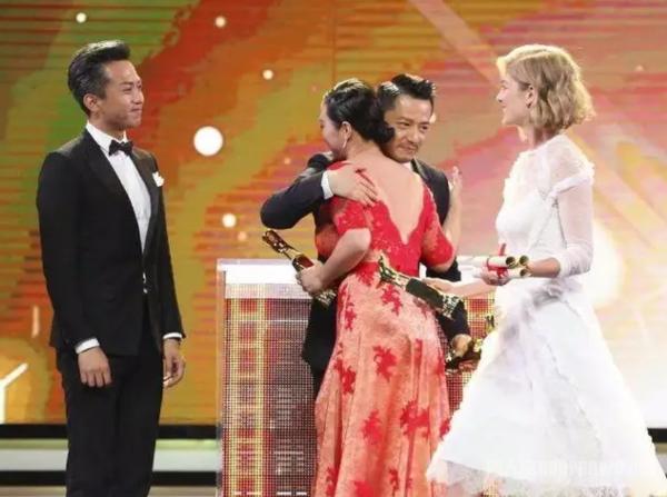 明星与前任同台会尴尬吗？盘点与前任同台过的明星们