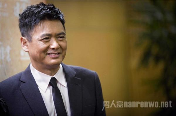 周润发的简朴生活，一部诺基亚用了17年