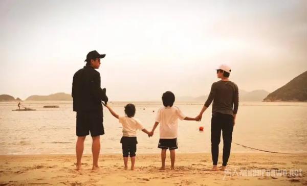 邓超吐槽陪孙俪逛街 两人结婚多年为什么依旧恩爱？
