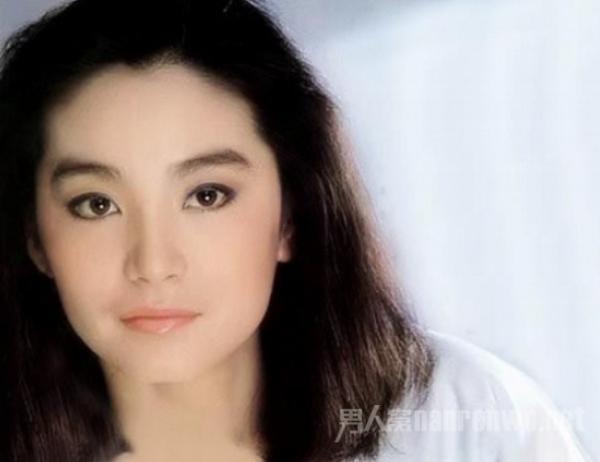 林青霞母女吵架 林青霞选购美容仪 女儿怒而走开？