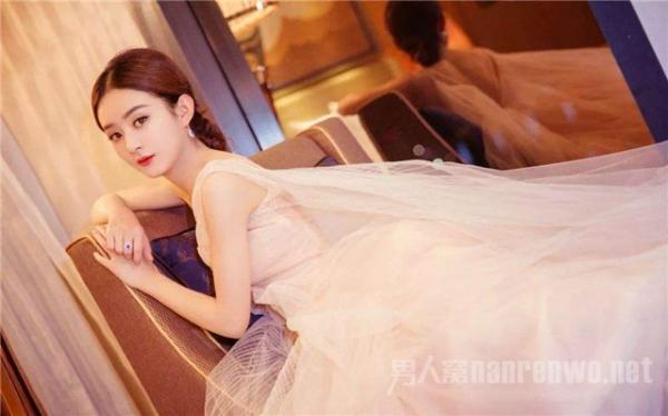 赵丽颖跨年甜蜜表白老公，网友表示这样的狗粮真好吃