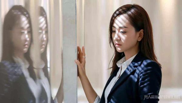 杨蓉为什么不红，成也于正败也于正?