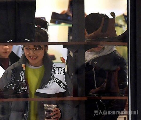 赵炳奎金宝罗恋情公布 网友发现两人恋情早有预兆！