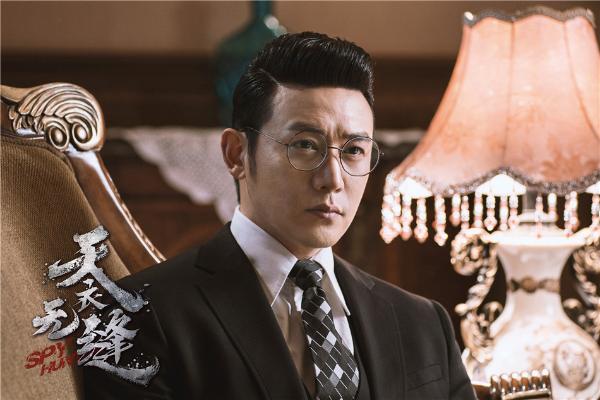 《天衣无缝》秦俊杰“装疯” 胡海锋吴刚配合默契引陆毅入网