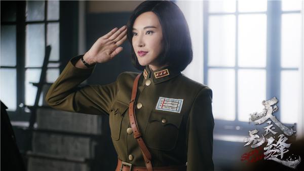 《天衣无缝》秦俊杰“装疯” 胡海锋吴刚配合默契引陆毅入网