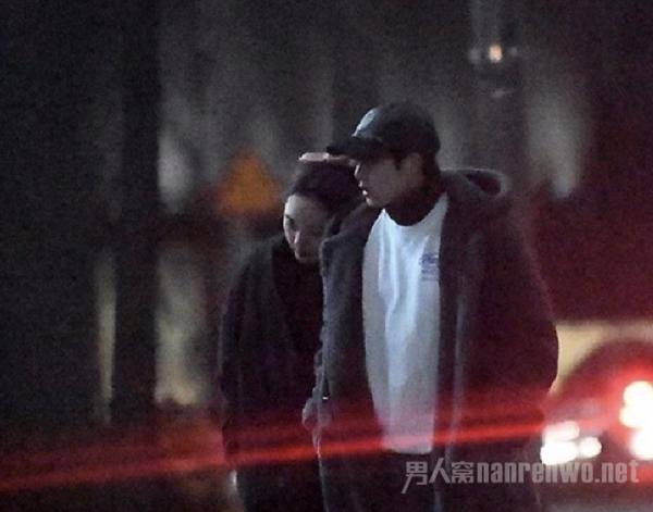 赵炳奎金宝罗恋情公布 网友发现两人恋情早有预兆！