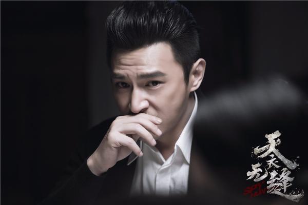 《天衣无缝》秦俊杰“装疯” 胡海锋吴刚配合默契引陆毅入网