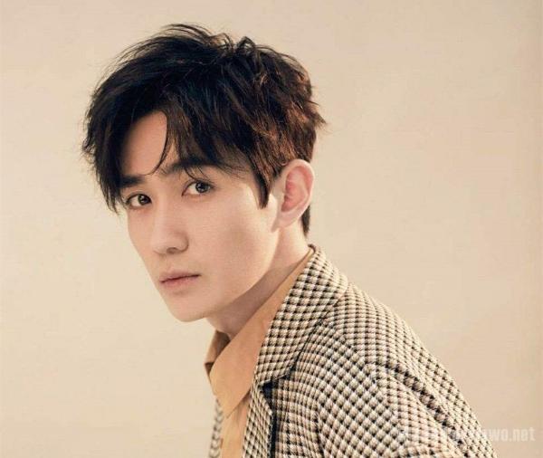 朱一龙童年照曝光，粉丝惊呼不愧是从小培养的绅士范