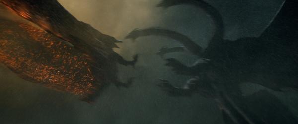 《哥斯拉2：怪兽之王》（暂译）曝“高能预警”版预告 新画面解锁群兽酣战震撼场面