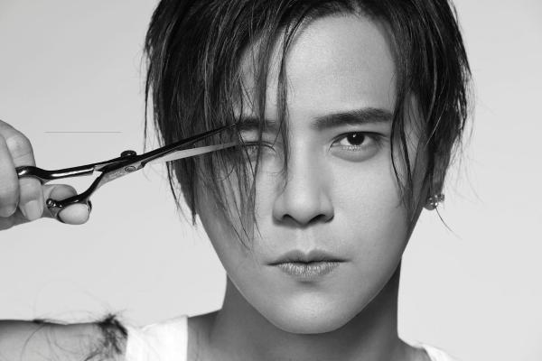 小猪开直播“捕捉野生罗志祥”为新专辑《NO IDEA》创意开门